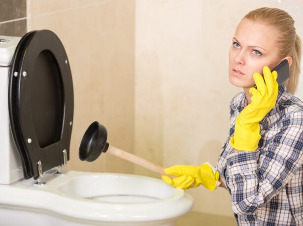 When to Call an Emergency Plumbing Service